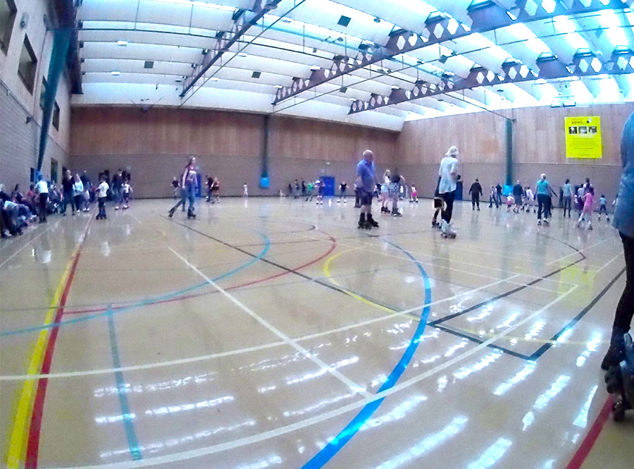 discoskate-farnborough-leisure-centre-roller-disco